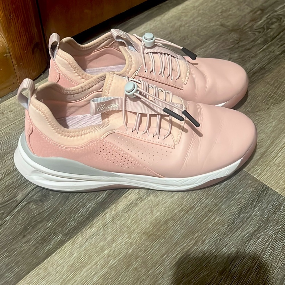 Clove shoes